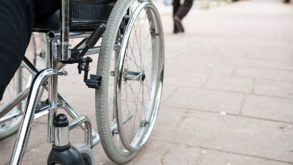 Hluchoněmý vozíčkář se pokusil přepadnout klenotnictví